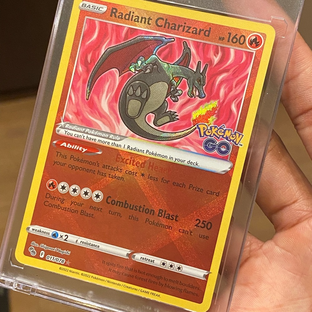 COPY - 2022 Radiant Charizard Pokémon Go